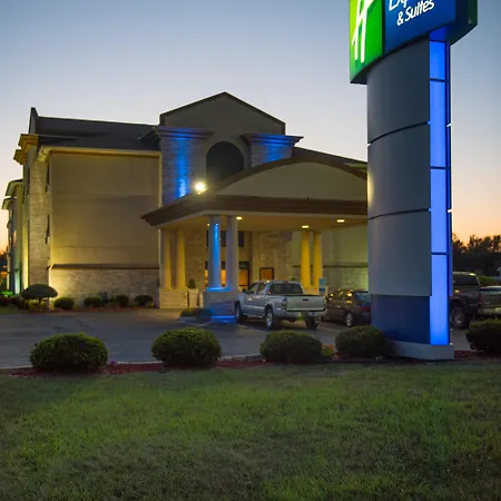 Holiday Inn Express Hotel & Suites Wauseon By Ihg